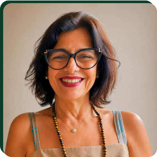 É nomeada Imortal da ABRASCI e recebe o Colar do Mérito Acadêmico